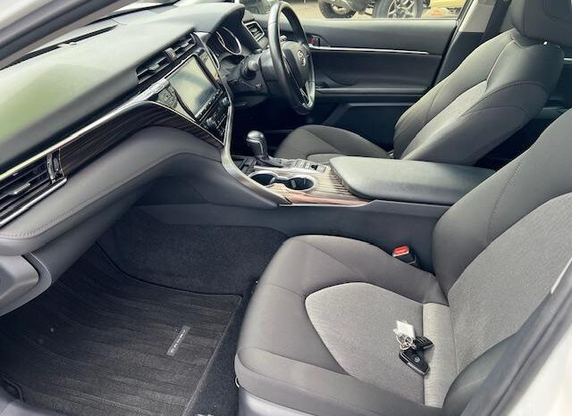 
								TOYOTA CAMRY 2017 PEARL WHITE full									