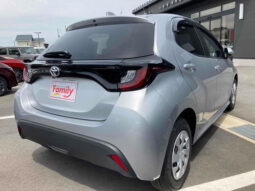 
										TOYOTA YARIS 2023 SILVER full									