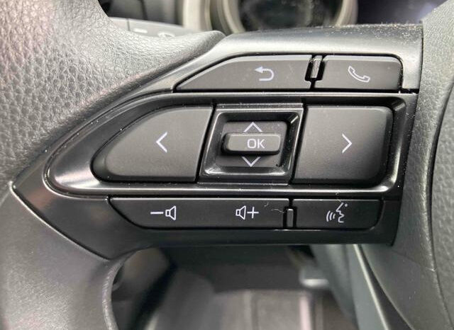
								TOYOTA YARIS 2023 SILVER full									