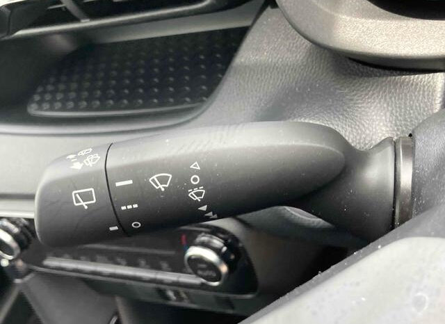 
								TOYOTA YARIS 2023 SILVER full									