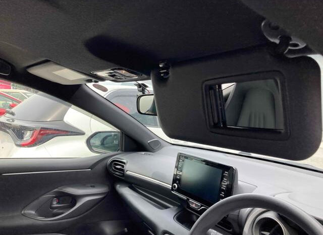 
								TOYOTA YARIS 2023 SILVER full									