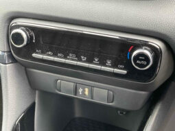 
										TOYOTA YARIS 2023 SILVER full									