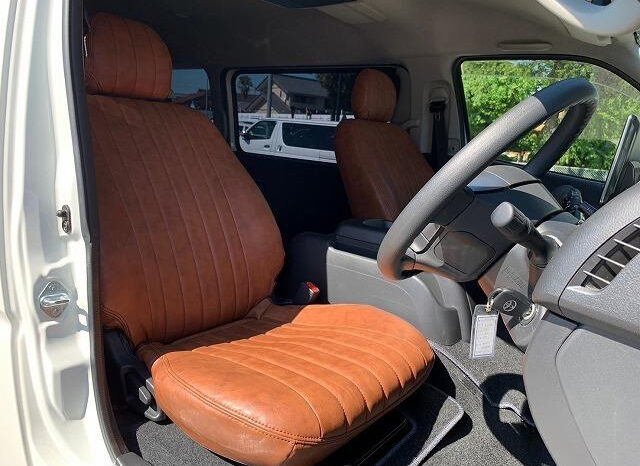 
								TOYOTA HIACE 2021 PEARL WHITE full									