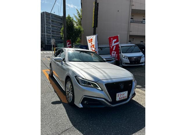 
								TOYOTA CROWN 2021 SILVER full									