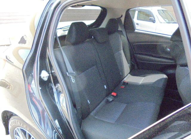 
								TOYOTA VITZ 2019 BLACK full									
