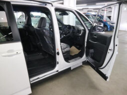 
										TOYOTA VOXY 2024 PEARL WHITE full									