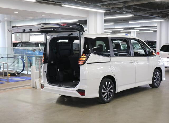 
								TOYOTA VOXY 2024 PEARL WHITE full									