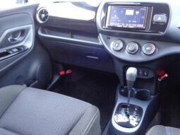 
										TOYOTA VITZ 2020 WHITE M full									