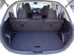 
										TOYOTA VITZ 2020 WHITE M full									