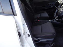 
										TOYOTA VITZ 2020 WHITE M full									