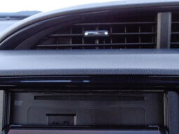 
										TOYOTA VITZ 2020 WHITE M full									