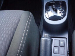 
										TOYOTA VITZ 2020 WHITE M full									