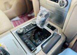 
										TOYOTA LAND CRUISER 2018 WHITE full									
