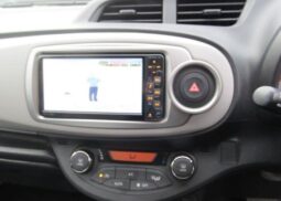 
										TOYOTA VITZ 2012 SILVER full									