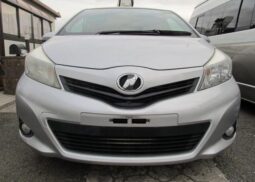 
										TOYOTA VITZ 2012 SILVER full									