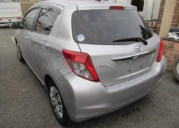 
										TOYOTA VITZ 2012 SILVER full									