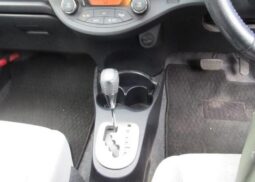 
										TOYOTA VITZ 2012 SILVER full									