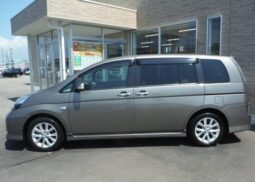 TOYOTA ISIS 2009 GRAY