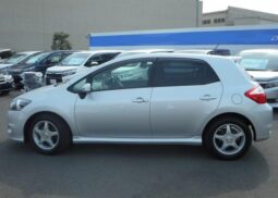 TOYOTA AURIS 2010 Silver