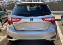 
										TOYOTA VITZ HYBRID U 2017 Silver M full									