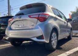 
										TOYOTA VITZ HYBRID U 2017 Silver M full									