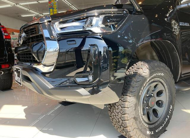 
								TOYOTA HILUX 2022 BLACK full									