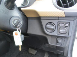 
										TOYOTA COROLLA AXIO 2013 WHITE full									