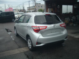 TOYOTA VITZ 2017 SILVER