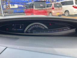 
										TOYOTA ESTIMA 2018 SILVER M full									