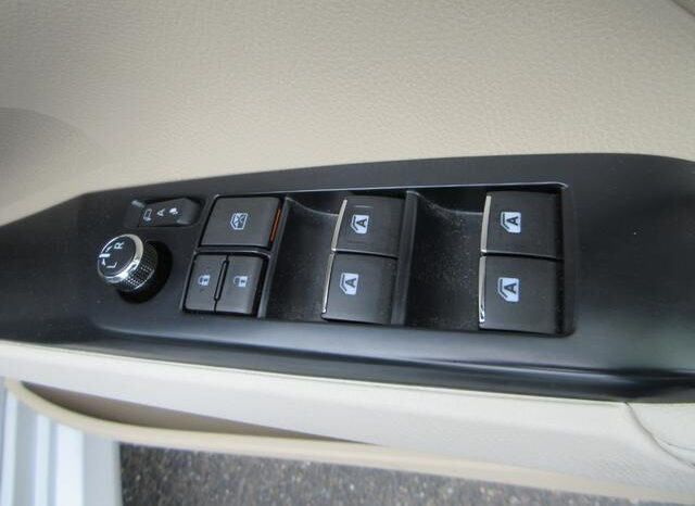 
								TOYOTA CAMRY 2019 PEARL WHITE full									