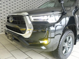
										TOYOTA HILUX 2022 BLACK full									