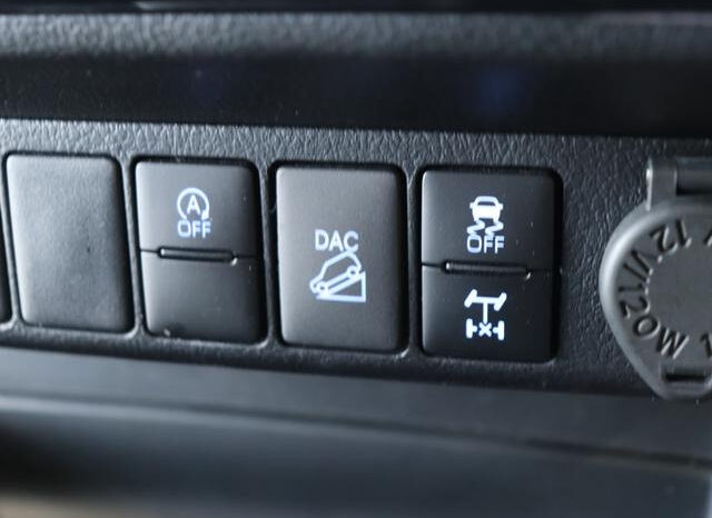 
								TOYOTA HILUX 2022 BLACK full									