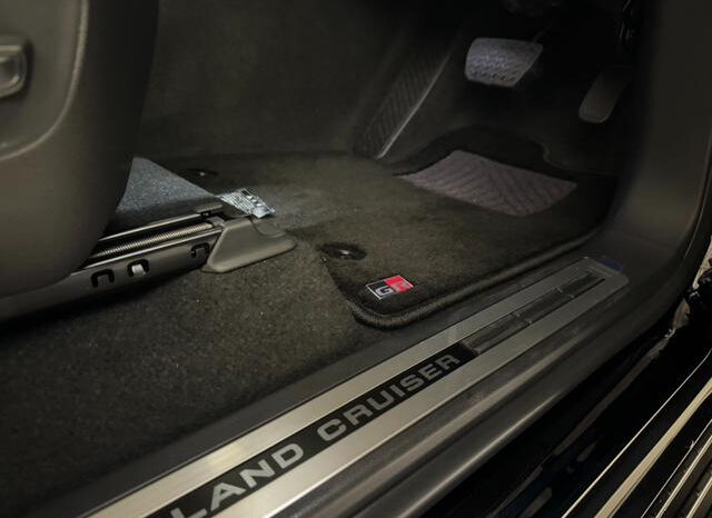
								TOYOTA LAND CRUISER 2023 BLACK full									