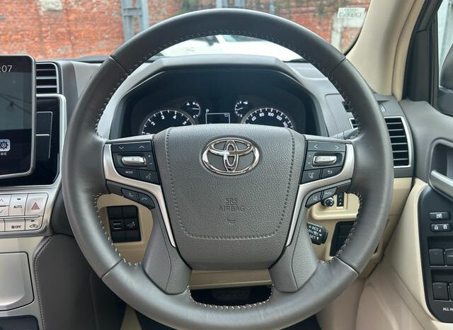 
								TOYOTA LAND CRUISER PRADO 2023 WHITE full									