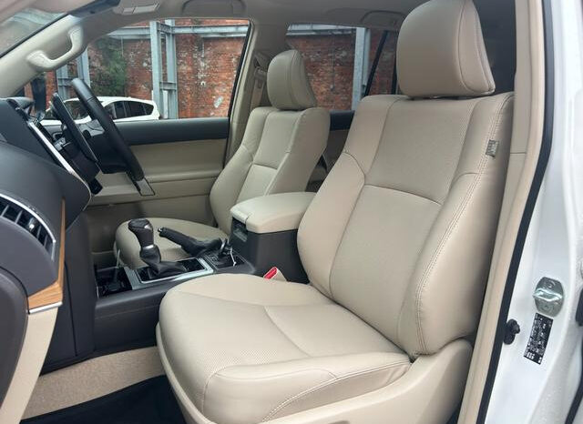 
								TOYOTA LAND CRUISER PRADO 2023 WHITE full									