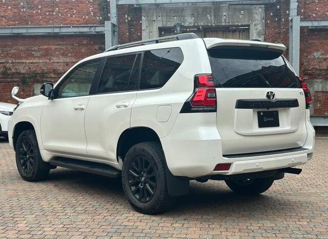 
								TOYOTA LAND CRUISER PRADO 2023 WHITE full									