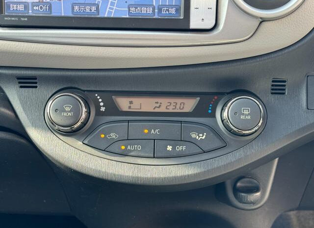 
								TOYOTA VITZ 2011 BLACK M full									