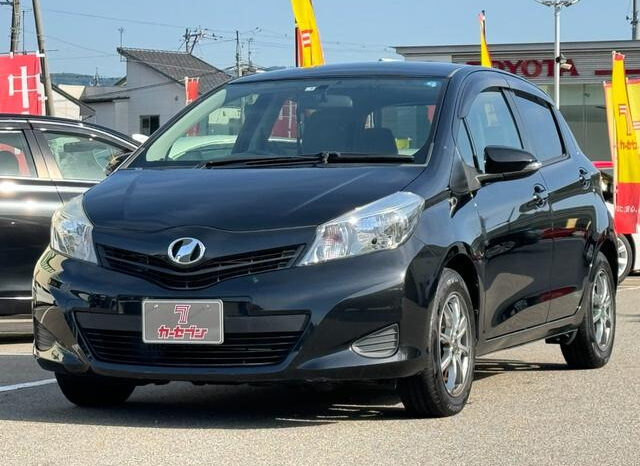 
								TOYOTA VITZ 2011 BLACK M full									