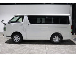 
										TOYOTA HIACE VAN 2024 PEARL WHITE full									