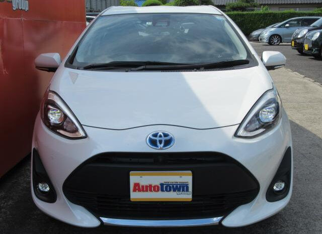 
								TOYOTA AQUA 2019 WHITE M full									