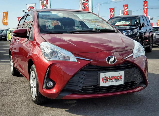 
								TOYOTA VITZ 2019 RED M full									