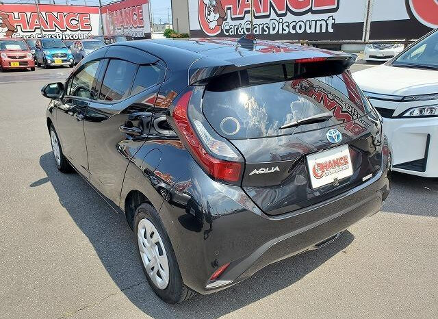 
								TOYOTA AQUA 2022 BLACK M full									