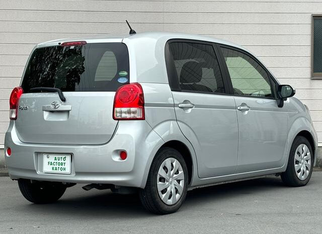 
								TOYOTA PORTE 2017 SILVER full									