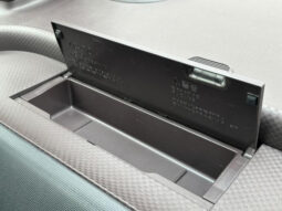 
										TOYOTA PORTE 2017 SILVER full									
