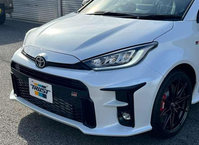 
								TOYOTA GR YARIS 2023 PEARL full									