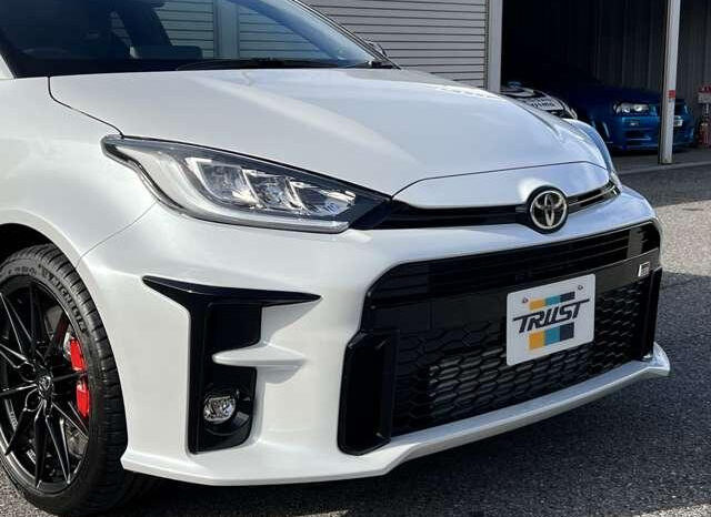 
								TOYOTA GR YARIS 2023 PEARL full									