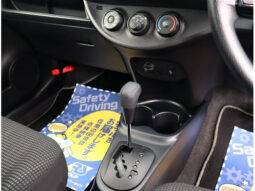
										TOYOTA VITZ 2017 GRAY M full									