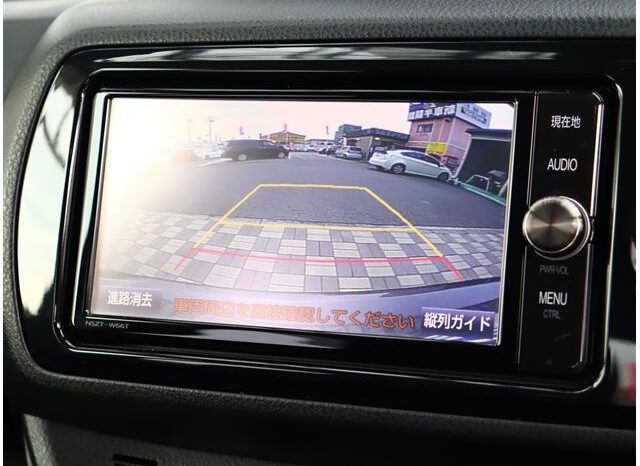 
								TOYOTA VITZ 2017 GRAY M full									