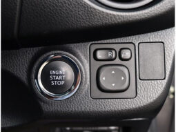 
										TOYOTA VITZ 2017 GRAY M full									