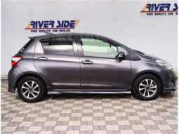 
										TOYOTA VITZ 2017 GRAY M full									